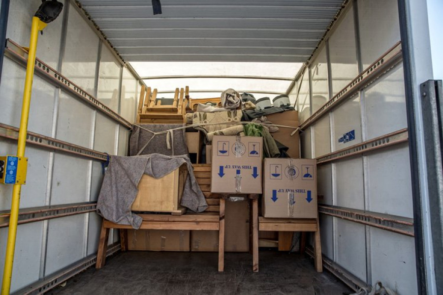 Bakwagen met laadklep - Huren.nl - 4