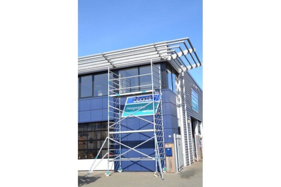 Aluminium rolsteiger 0.75 x 2.45 | Vloerhoogte 8.20 meter - Dekker Verhuur - 1