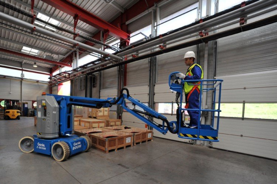 Knikarmtelescoophoogwerker compact | 10,9 meter (accu) - A1 Verhuur B.V. - 1