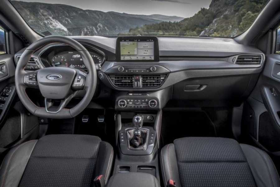 Hatchback huren | Ford Focus - Autobedrijf Roeleveld - 1