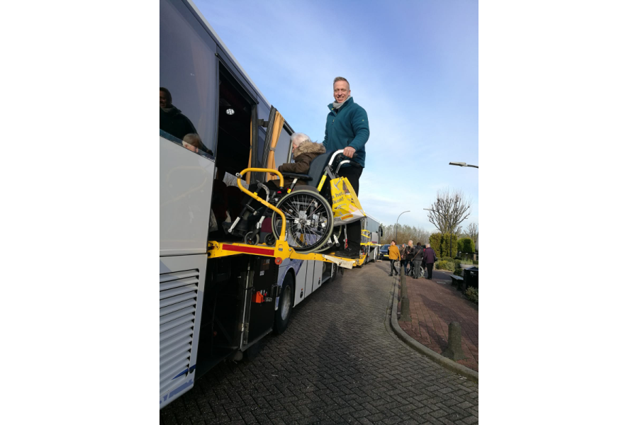 Rolstoelbus - Rijnders Touringcars - 2
