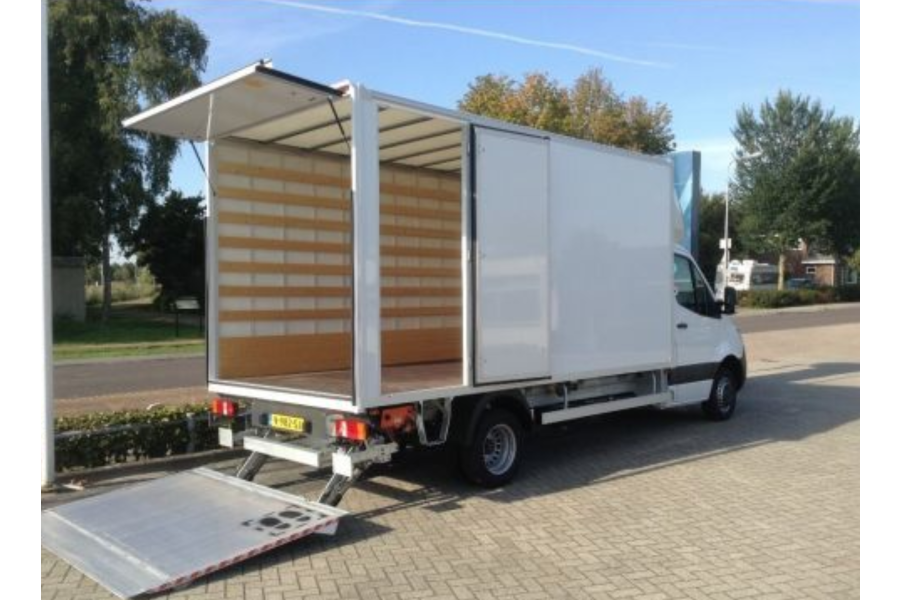 Bestelauto met laadklep - 123 Machineverhuur - 1