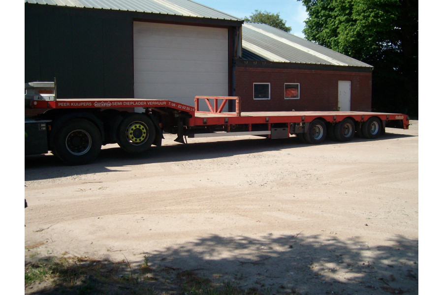 Semi-dieplader rood - Peer Kuijpers Transport en Verhuur - 2