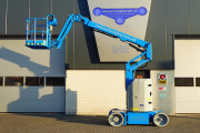 Knikarmtelescoophoogwerker