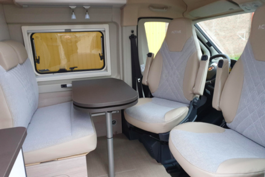 Buscamper | Burstner Campeo - Veneboer Caravans - 1