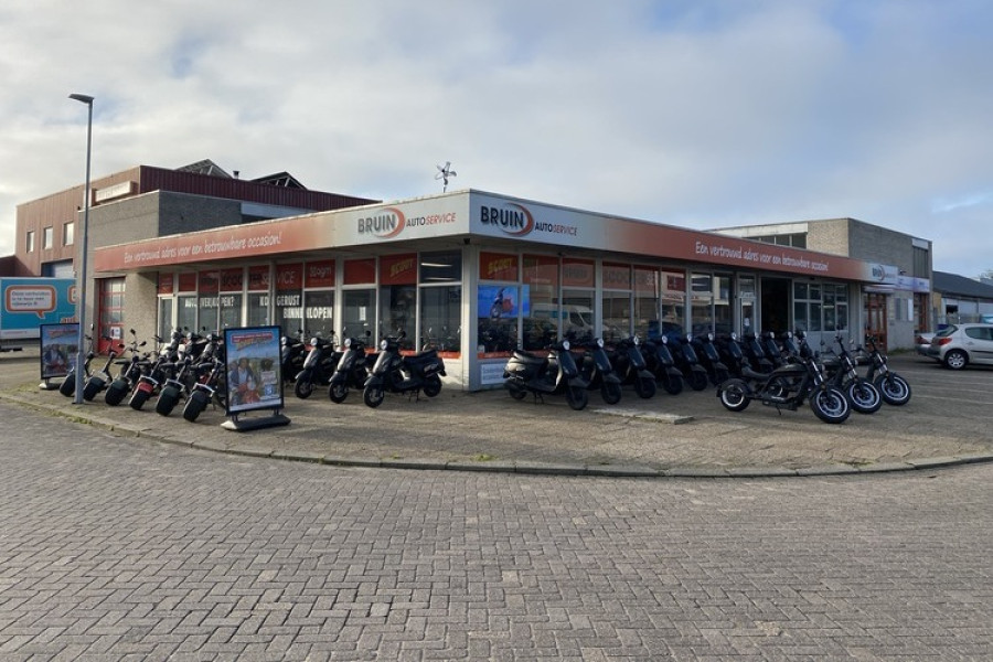 Elektrische Harl-E chopper - Scootout rent & event - 2