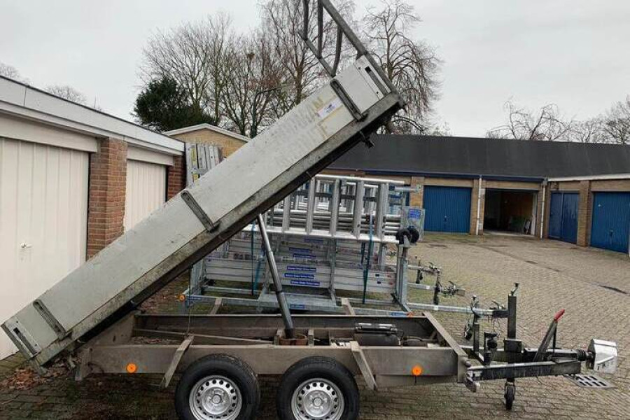 3 Zijdige kiepaanhanger - Brouwer Steiger Verhuur - 2